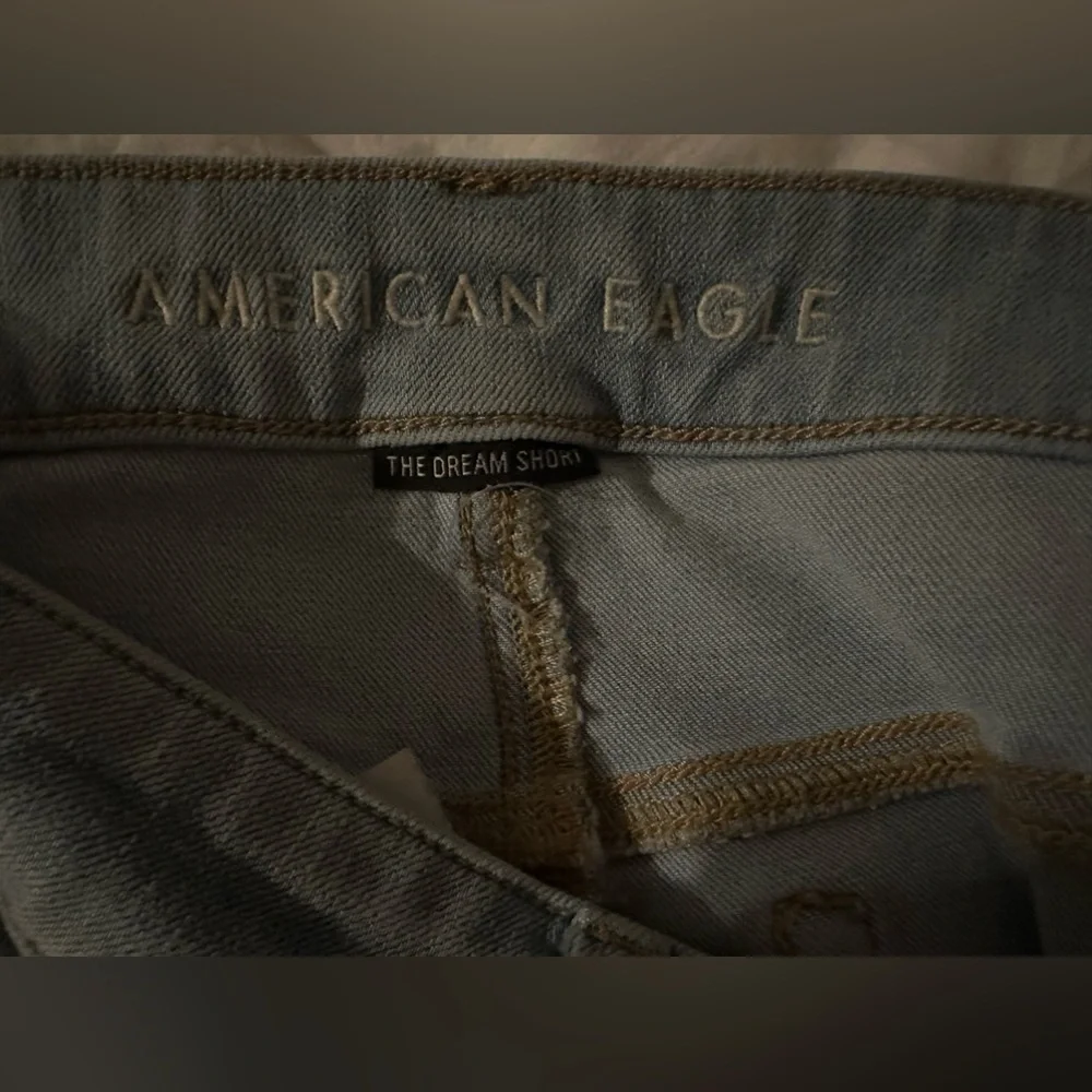 American Eagle The Dream Short MIDI Distressed Light Wash Shorts - Picture 10 of 13